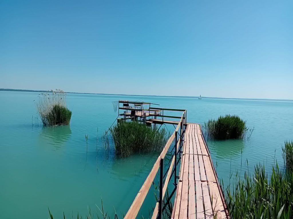 Privát stég a Balaton vizén Balatonkenesén
